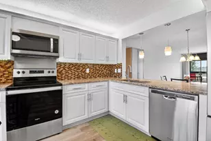 5785 Fairway Park Ct, Boynton Beach, FL 33437 - Photo 2