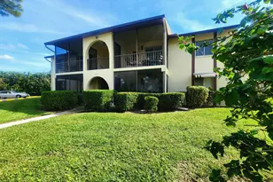 310 Knotty Pine Cir, Greenacres, FL 33463 - Photo 12