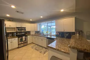 9928 Moss Pond Dr, Boca Raton, FL 33496 - Photo 8