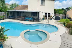 9928 Moss Pond Dr, Boca Raton, FL 33496 - Photo 2