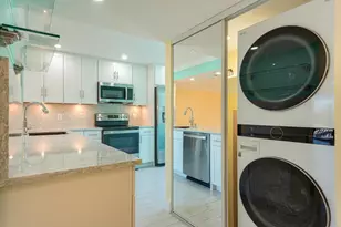 240 Captains Walk, Delray Beach, FL 33483 - Photo 12