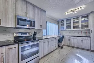 11262 Green Lake Dr, Boynton Beach, FL 33437 - Photo 8