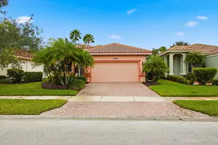11200 SW Birch Tree Cir, Port Saint Lucie, FL 34987 - Photo 2