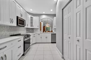 10564 Royal Caribbean Cir, Boynton Beach, FL 33437 - Photo 8