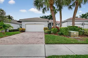 10564 Royal Caribbean Cir, Boynton Beach, FL 33437 - Photo 2