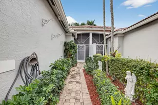 10564 Royal Caribbean Cir, Boynton Beach, FL 33437 - Photo 4