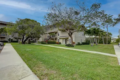 18350 SE Wood Haven Lane #J, Jupiter, FL 33469 - Photo 6