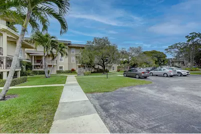18350 SE Wood Haven Lane #J, Jupiter, FL 33469 - Photo 4