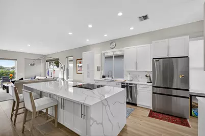 945 Bear Island Circle, West Palm Beach, FL 33409 - Photo 2