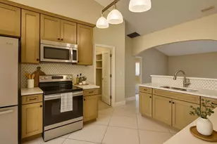 1407 SE Grapeland Ave, Port Saint Lucie, FL 34952 - Photo 6