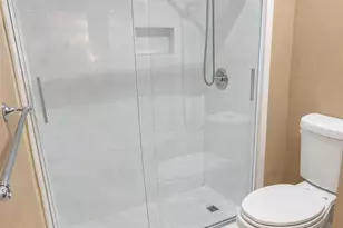 1203 Lakeview Dr E, Royal Palm Beach, FL 33411 - Photo 16