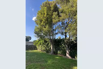 700 N Hepburn Avenue N, Jupiter, FL 33458 - Photo 4