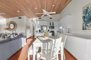 351 10th St, Key Colony Beach, FL - Photo 6