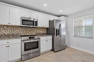 3503 Oaks Way, Pompano Beach, FL 33069 - Photo 10