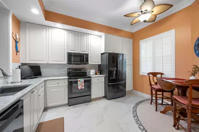8 Harbour Isle Drive E #Ph5, Fort Pierce, FL 34949 - Photo 2
