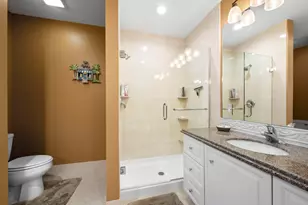 8 Harbour Isle Dr E, Fort Pierce, FL 34949 - Photo 10