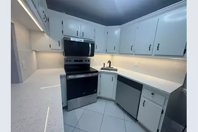 802 Sky Pine Way #D1, Greenacres, FL 33415 - Photo 18