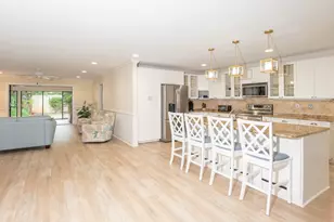 2918 SE Fairway W, Stuart, FL 34997 - Photo 4