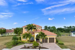 113 SE Via Verona, Port Saint Lucie, FL 34984 - Photo 4