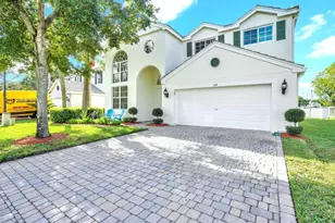 108 Devonshire Cir, Royal Palm Beach, FL 33414 - Photo 2