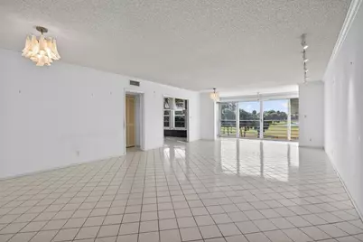 555 Oaks Lane #207, Pompano Beach, FL 33069 - Photo 12