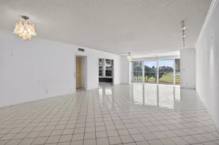 555 Oaks Ln, Pompano Beach, FL 33069 - Photo 12