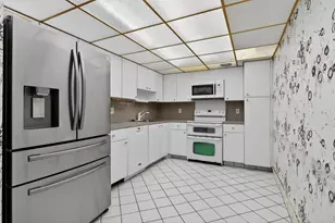 555 Oaks Ln, Pompano Beach, FL 33069 - Photo 28