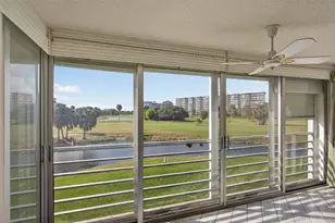 555 Oaks Ln, Pompano Beach, FL 33069 - Photo 14