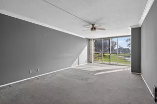 555 Oaks Ln, Pompano Beach, FL 33069 - Photo 42