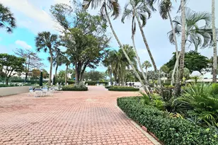 555 Oaks Ln, Pompano Beach, FL 33069 - Photo 60