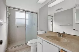 555 Oaks Ln, Pompano Beach, FL 33069 - Photo 36