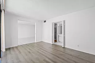 2425 Presidential Way, West Palm Beach, FL 33401 - Photo 16