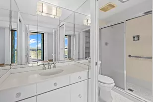 2425 Presidential Way, West Palm Beach, FL 33401 - Photo 20