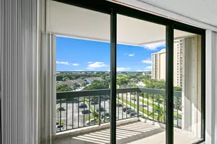 2425 Presidential Way, West Palm Beach, FL 33401 - Photo 30