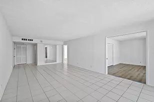 2425 Presidential Way, West Palm Beach, FL 33401 - Photo 10
