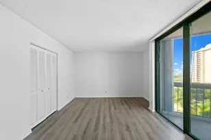 2425 Presidential Way, West Palm Beach, FL 33401 - Photo 12