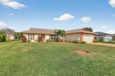 943 SE Brookedge Avenue E, Port Saint Lucie, FL 34983 - Photo 2