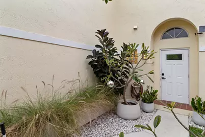 1045 SE 6th Avenue, Dania Beach, FL 33004 - Photo 4