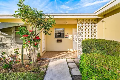 175 High Point Terrace E #D, Delray Beach, FL 33445 - Photo 2