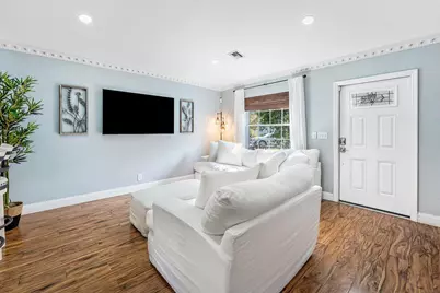 5418 Club Circle, Haverhill, FL 33415 - Photo 12