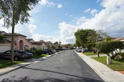 10245 SW 16th Court, Pembroke Pines, FL 33025 - Photo 16