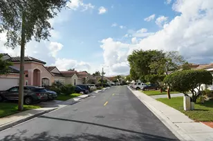 10245 SW 16th Ct, Pembroke Pines, FL 33025 - Photo 16