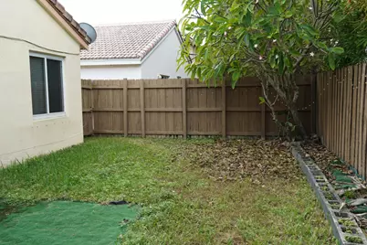 10245 SW 16th Court, Pembroke Pines, FL 33025 - Photo 4