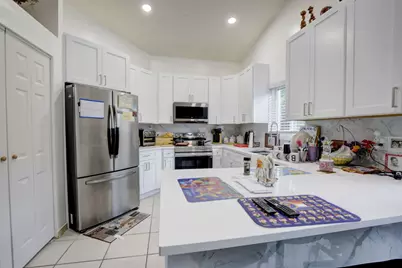 10245 SW 16th Court, Pembroke Pines, FL 33025 - Photo 8