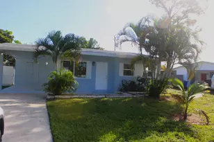 2630 NE 8th Ave, Pompano Beach, FL 33064 - Photo 2