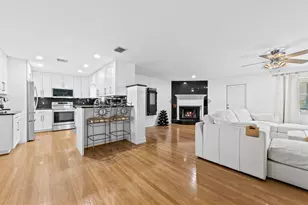 27 NE 16th Ave, Pompano Beach, FL 33060 - Photo 2