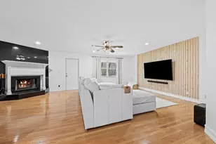 27 NE 16th Ave, Pompano Beach, FL 33060 - Photo 2