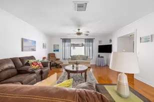 925 Cypress Dr, Delray Beach, FL 33483 - Photo 6