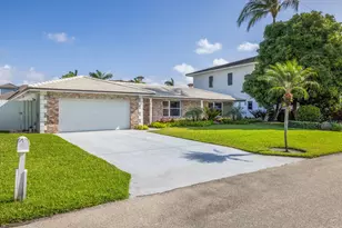 925 Cypress Dr, Delray Beach, FL 33483 - Photo 2