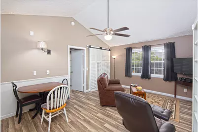 1673 SE Green Acres Circle #201, Port Saint Lucie, FL 34952 - Photo 6